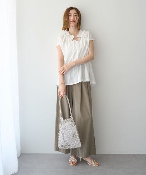 YECCA VECCA(イェッカヴェッカ)の「【尾崎紗代子さん着用】ギャザーリボンブラウス(シャツ/ブラウス・レディース・ストライプ/オフホワイト/ブルー・FREE)」の17枚目の写真