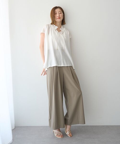 YECCA VECCA(イェッカヴェッカ)の「【尾崎紗代子さん着用】ギャザーリボンブラウス(シャツ/ブラウス・レディース・ストライプ/オフホワイト/ブルー・FREE)」の16枚目の写真