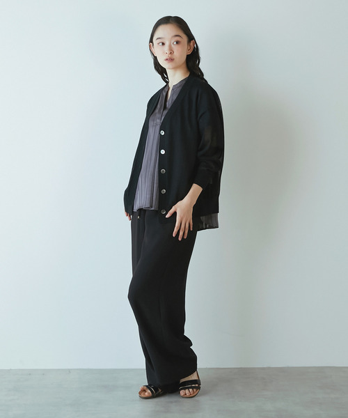 LOGEMENT DE CLAIRE(ロジュモンドクレール)の「Vネックカーディガン(カーディガン/ボレロ・レディース・セージグリーン/ブラック/ラベンダー/ネイビー・FREE)」の11枚目の写真