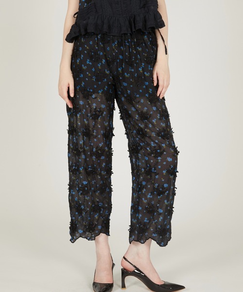 crinkle crinkle crinkle(クリンクルクリンクルクリンクル)の「【crinkle crinkle crinkle】sheer flower easy pants/シアーフラワーイージーパンツ(その他パンツ・レディース・アイボリー/ブラック・FREE)」の2枚目の写真