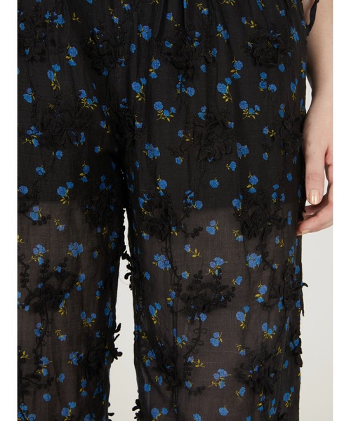 crinkle crinkle crinkle(クリンクルクリンクルクリンクル)の「【crinkle crinkle crinkle】sheer flower easy pants/シアーフラワーイージーパンツ(その他パンツ・レディース・アイボリー/ブラック・FREE)」の4枚目の写真