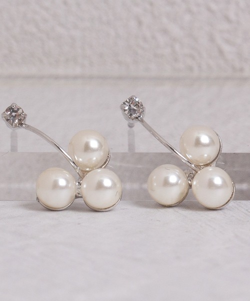 Peony(ピオニー)の「【Peony/ピオニー】パールドロップデザインピアス(ピアス(両耳用)・レディース・シルバー・FREE)」の1枚目の写真