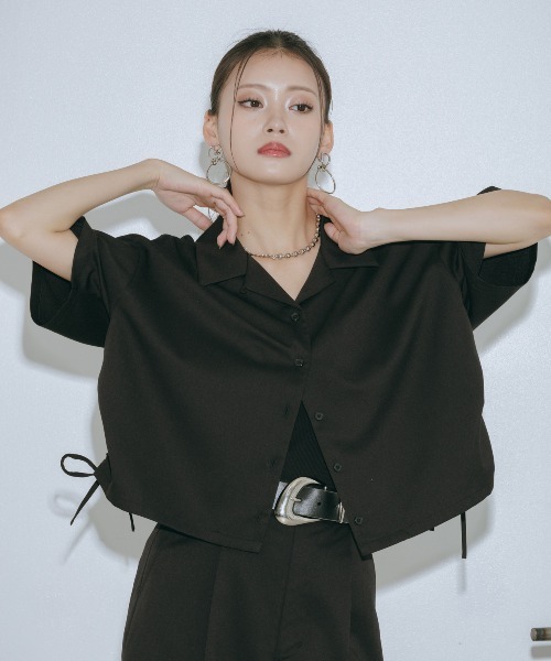 PAGEBOY(ページボーイ)の「【イージーケア/接触冷感/UVカット/セットアップ対応】シフトセットドロストショートシャツ(シャツ/ブラウス・レディース・ネイビー系/グレー系その他/ブラック・FREE)」の21枚目の写真