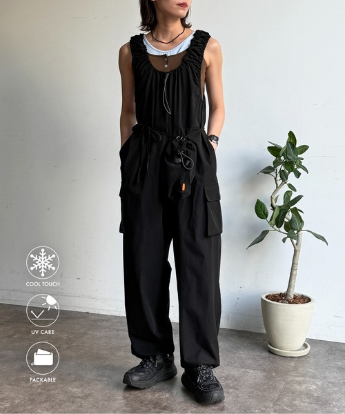 CPCM（シーピーシーエム）の「【2点セット】ストレッチナイロンパッカブルサロペ（つなぎ/オールインワン・レディース・ブラック/ベージュ/チャコールグレー・FREE）」の2枚目の写真