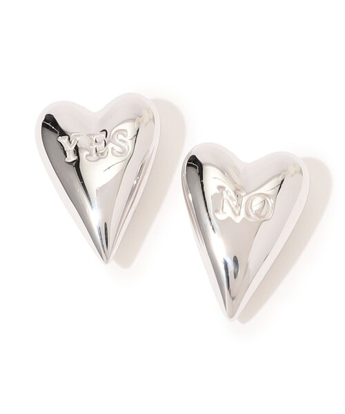 TOMORROWLAND (トゥモローランド)の「avgvst Yes-no Heart Studs シルバーピアス(ピアス(両耳用)・レディース・シルバー・FREE)」の1枚目の写真