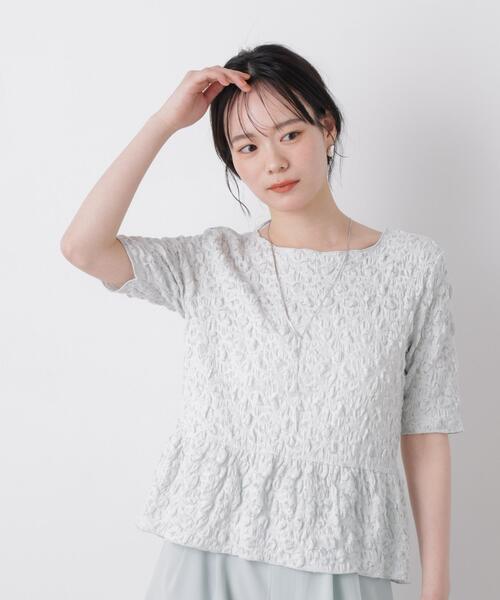 NANO universe(ナノユニバース)の「レースジャガードカットペプラムトップス(Tシャツ/カットソー・レディース・ライトグレー/アイボリー・FREE)」の4枚目の写真
