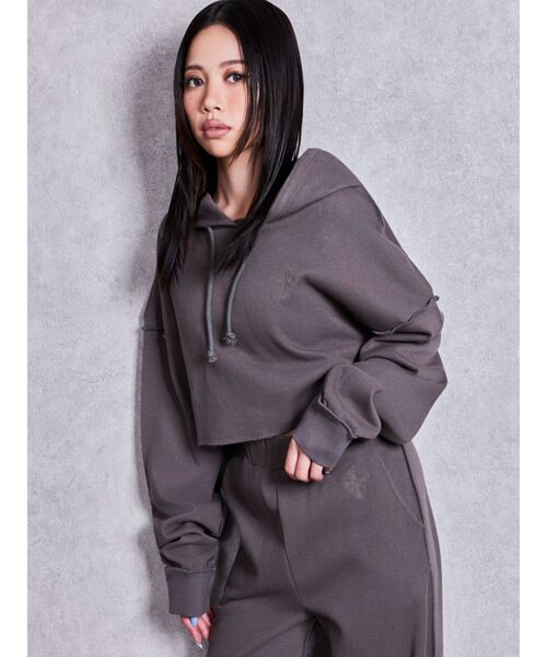 GYDA（ジェイダ）の「sacred edge crossショートパーカー（Tシャツ/カットソー・レディース・ブラック/チャコールグレー/オフホワイト・FREE）」の5枚目の写真