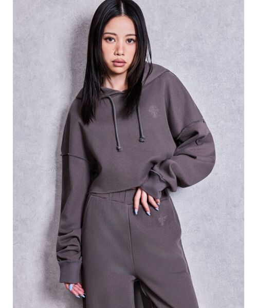 GYDA（ジェイダ）の「sacred edge crossショートパーカー（Tシャツ/カットソー・レディース・ブラック/チャコールグレー/オフホワイト・FREE）」の6枚目の写真