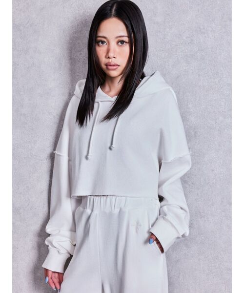 GYDA（ジェイダ）の「sacred edge crossショートパーカー（Tシャツ/カットソー・レディース・ブラック/チャコールグレー/オフホワイト・FREE）」の11枚目の写真