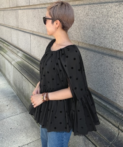 JENNE(ジェンヌ)の「ドットエアリーシフォントップス(その他トップス・レディース・ホワイト/ブラック・MEDIUM/LARGE/SMALL)」の11枚目の写真