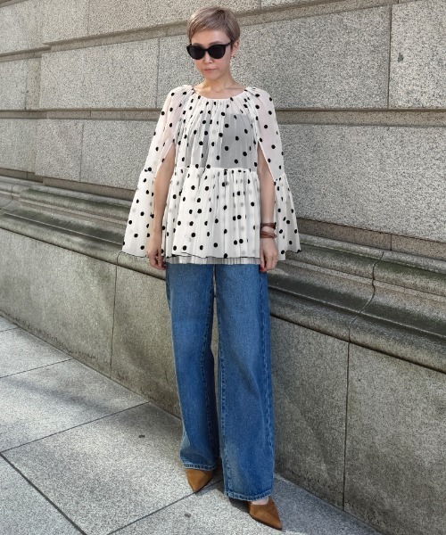 JENNE(ジェンヌ)の「ドットエアリーシフォントップス(その他トップス・レディース・ホワイト/ブラック・MEDIUM/LARGE/SMALL)」の13枚目の写真