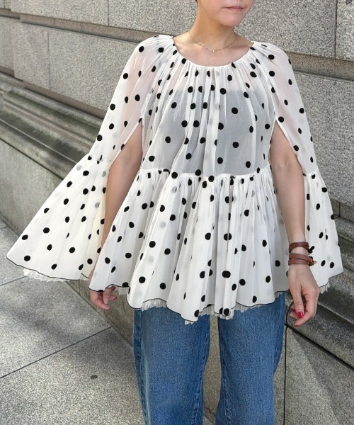 JENNE(ジェンヌ)の「ドットエアリーシフォントップス(その他トップス・レディース・ホワイト/ブラック・MEDIUM/LARGE/SMALL)」の14枚目の写真