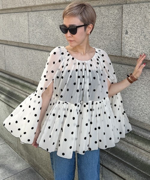 JENNE(ジェンヌ)の「ドットエアリーシフォントップス(その他トップス・レディース・ホワイト/ブラック・MEDIUM/LARGE/SMALL)」の18枚目の写真