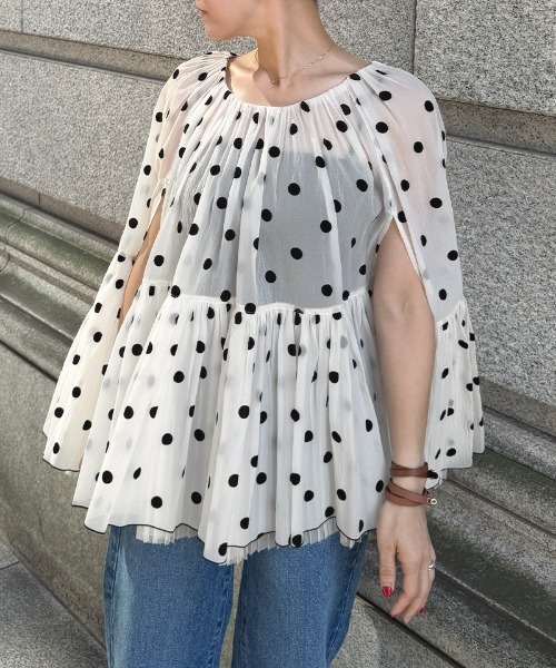 JENNE(ジェンヌ)の「ドットエアリーシフォントップス(その他トップス・レディース・ホワイト/ブラック・MEDIUM/LARGE/SMALL)」の21枚目の写真