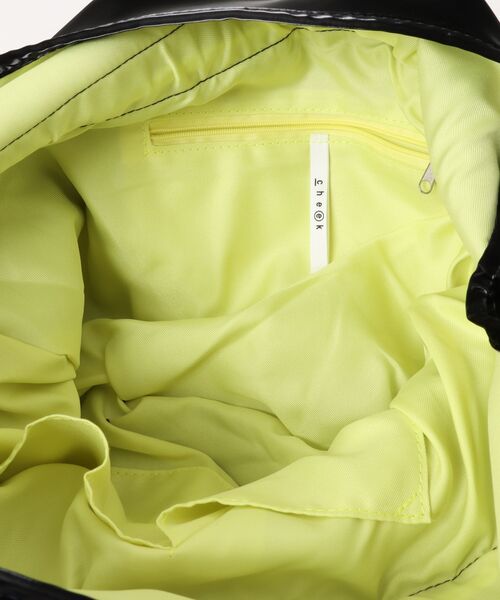 cheek（BAG）（チーク）の「【cheek】tiered code one shoul ティアード ギャザー ワンショルダーバッグ｜ロープハンドル ドローコード（トートバッグ・レディース・グレー/ブラック/ピンク/カーキ・フリー）」の10枚目の写真