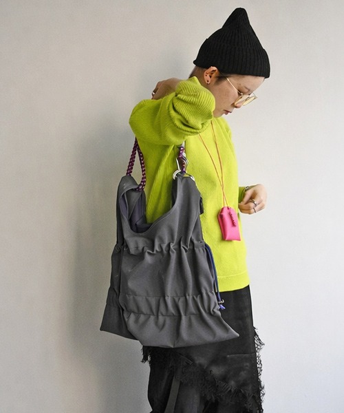 cheek（BAG）（チーク）の「【cheek】tiered code one shoul ティアード ギャザー ワンショルダーバッグ｜ロープハンドル ドローコード（トートバッグ・レディース・グレー/ブラック/ピンク/カーキ・フリー）」の12枚目の写真