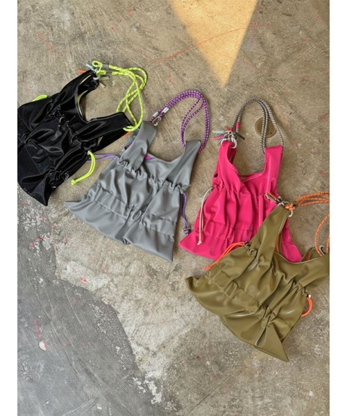cheek（BAG）（チーク）の「【cheek】tiered code one shoul ティアード ギャザー ワンショルダーバッグ｜ロープハンドル ドローコード（トートバッグ・レディース・グレー/ブラック/ピンク/カーキ・フリー）」の13枚目の写真