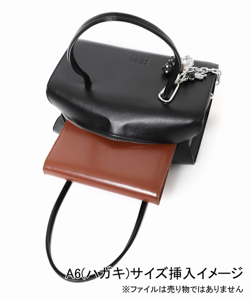 JOURNAL STANDARD(ジャーナルスタンダード)の「別注【VARNY/ヴァーニー】WILLIAM チャーム付き(ショルダーバッグ・レディース・ベージュ/ブラック・FREE)」の11枚目の写真