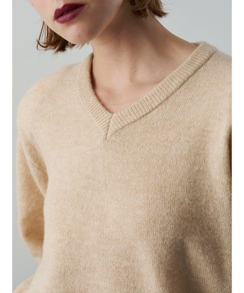 Henon.(ヘノン)の「クラシックVネックニット(ニット/セーター・レディース・ベージュ/グレー/レッド・F)」の14枚目の写真