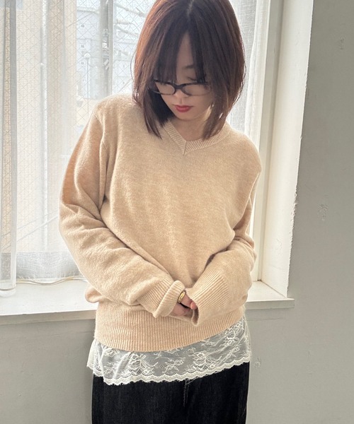Henon.(ヘノン)の「クラシックVネックニット(ニット/セーター・レディース・ベージュ/グレー/レッド・F)」の3枚目の写真