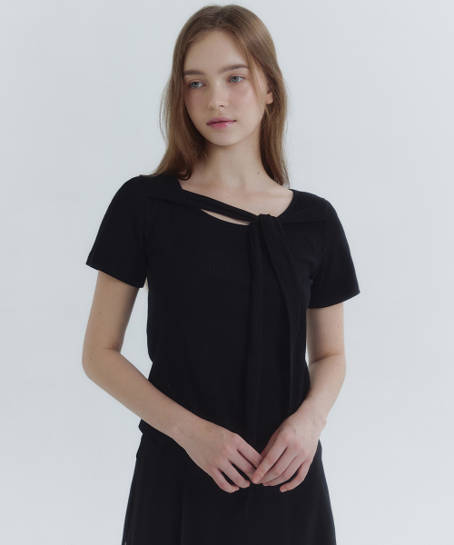 MICANE(ミケーネ)の「エヌエリンストラップポイントT(Tシャツ/カットソー・レディース・ブラック/アイボリー・1/2/4/3)」の5枚目の写真