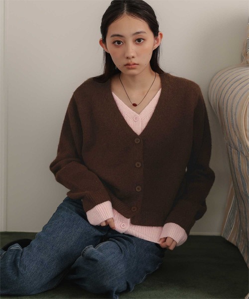 miette(ミエット)の「レイヤードライクVネックニットカーディガン(カーディガン/ボレロ・レディース・ブラウン/パープル/チャコール・FREE)」の3枚目の写真