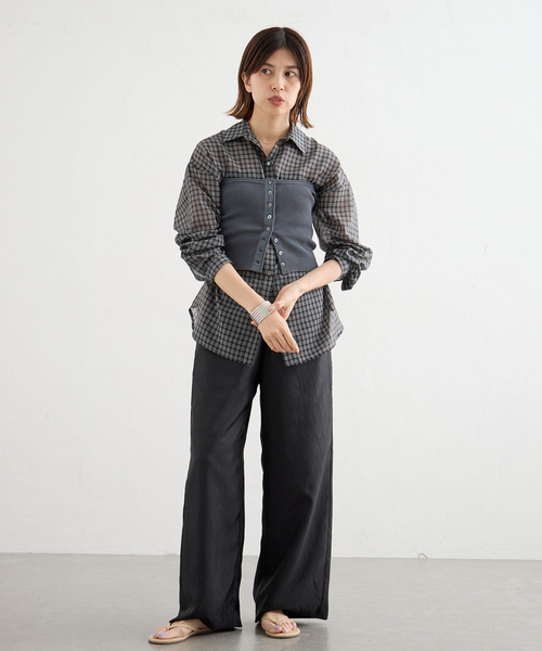 IENA(イエナ)の「《接触冷感/セットアップ対応》シルキータフタイージーパンツ(その他パンツ・レディース・ブラック/ベージュ・38/36/34)」の3枚目の写真