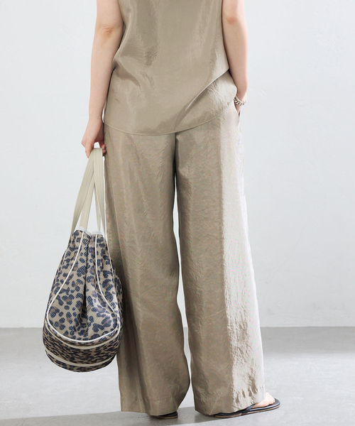IENA(イエナ)の「《接触冷感/セットアップ対応》シルキータフタイージーパンツ(その他パンツ・レディース・ブラック/ベージュ・38/36/34)」の16枚目の写真