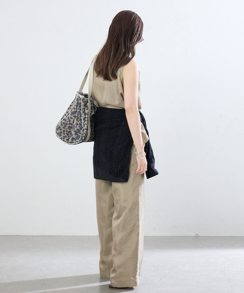 IENA(イエナ)の「《接触冷感/セットアップ対応》シルキータフタイージーパンツ(その他パンツ・レディース・ブラック/ベージュ・38/36/34)」の18枚目の写真