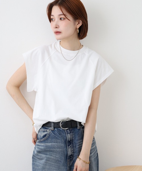 LUCA（ルカ）の「ネックカットチュニック ノースリーブ（Tシャツ/カットソー・レディース・オフホワイト/ブラック/ブルー・FREE）」の6枚目の写真