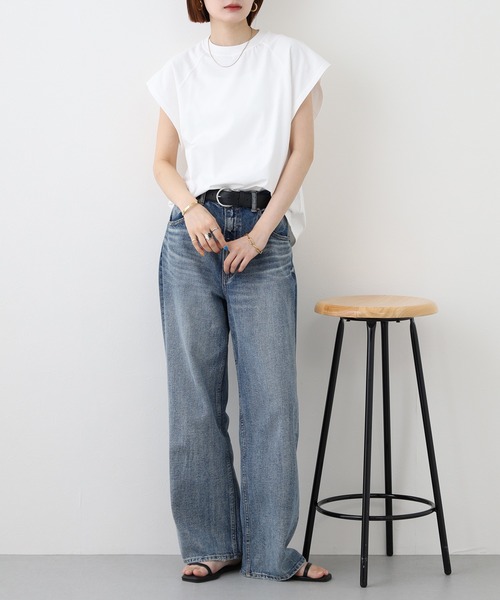 LUCA（ルカ）の「ネックカットチュニック ノースリーブ（Tシャツ/カットソー・レディース・オフホワイト/ブラック/ブルー・FREE）」の9枚目の写真