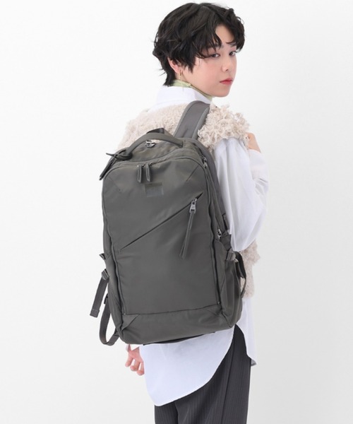 W&.Day/Night(ダブルアンド デイナイト)の「トゥキ スクエアリュック B4サイズ 15.6インチPC収納 20512(バックパック/リュック・レディース・ブラック/ダークグレー/ライトベージュ・FREE)」の2枚目の写真