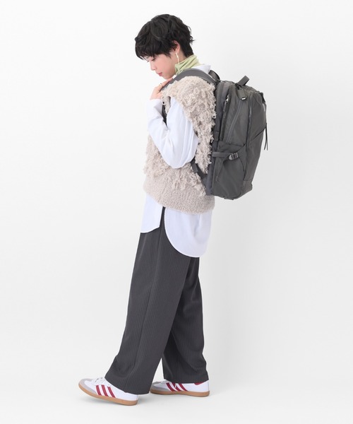 W&.Day/Night(ダブルアンド デイナイト)の「トゥキ スクエアリュック B4サイズ 15.6インチPC収納 20512(バックパック/リュック・レディース・ブラック/ダークグレー/ライトベージュ・FREE)」の12枚目の写真