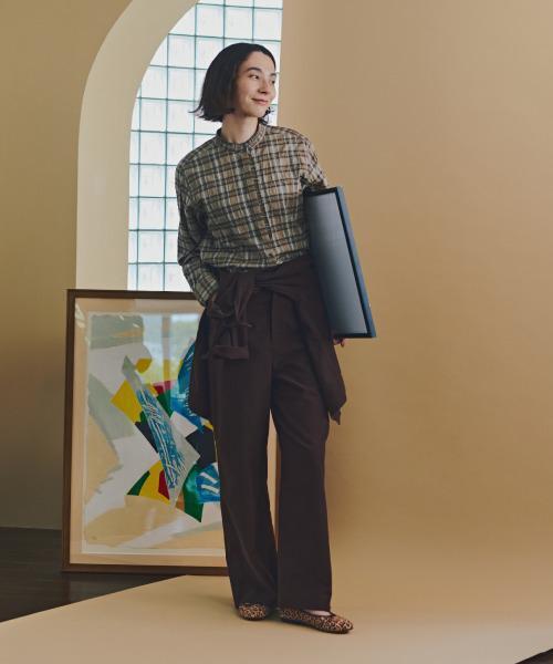 human woman（ヒューマンウーマン）の「◆【ウォッシャブル / シアーデニム・チェック 3カラー展開】スタンドフリルシャツブラウス（シャツ/ブラウス・レディース・ダークインディゴブルー/ベージュ系その他3/ブルー・MEDIUM）」の18枚目の写真