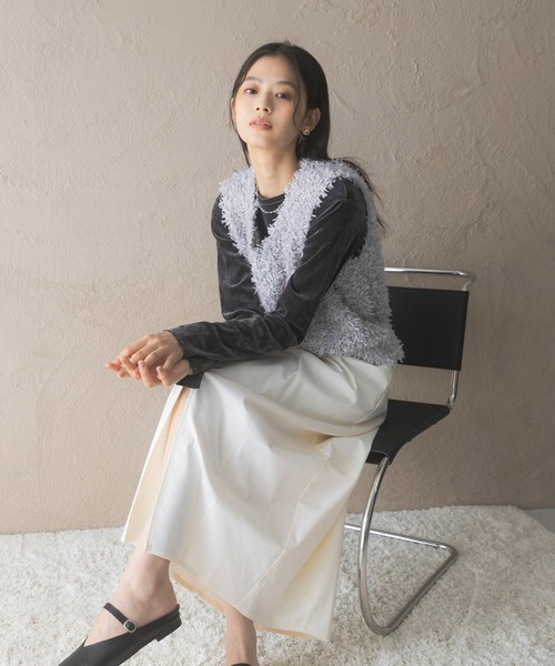 URBAN RESEARCH ROSSO WOMEN（アーバンリサーチ　ロッソ）の「Vネックシャギーニットベスト（ベスト・レディース・ライトグレー/ブラック・FREE）」の3枚目の写真