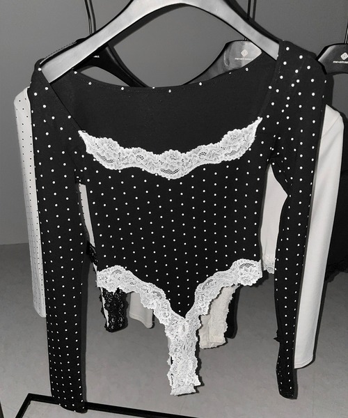 me+em select(ミームセレクト)の「ドットカットアウトレースポイントボディスーツトップス /dot cutout lace point bodysuit tops(Tシャツ/カットソー・レディース・ブラック/ホワイト・FREE)」の9枚目の写真