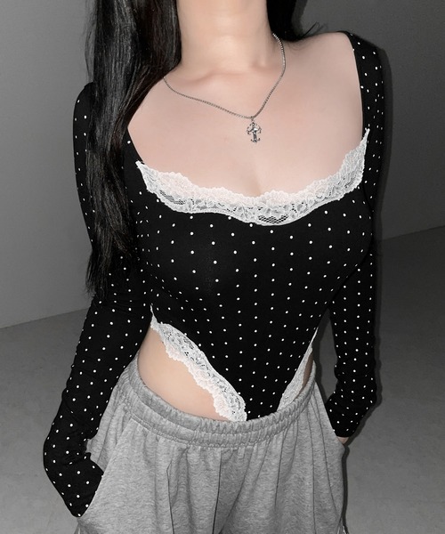 me+em select(ミームセレクト)の「ドットカットアウトレースポイントボディスーツトップス /dot cutout lace point bodysuit tops(Tシャツ/カットソー・レディース・ブラック/ホワイト・FREE)」の19枚目の写真