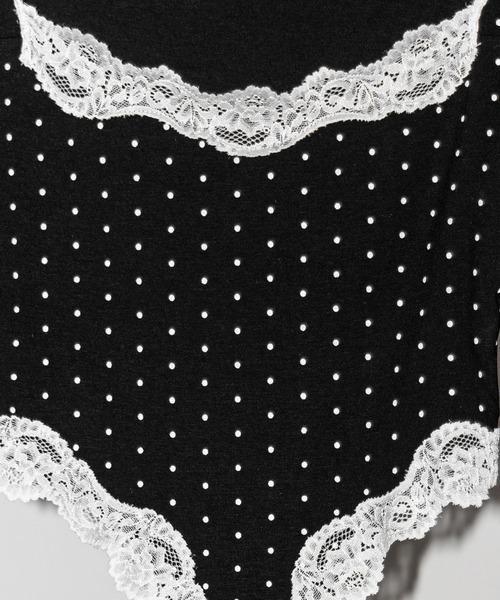 me+em select(ミームセレクト)の「ドットカットアウトレースポイントボディスーツトップス /dot cutout lace point bodysuit tops(Tシャツ/カットソー・レディース・ブラック/ホワイト・FREE)」の5枚目の写真