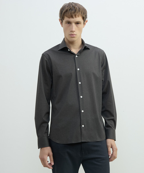 MEN'S MELROSE(メンズメルローズ)の「HITOYOSHIダブルネーム | テックジャージワイドカラーシャツ(シャツ/ブラウス・メンズ・ネイビー/ブラウン・2/3/4)」の1枚目の写真