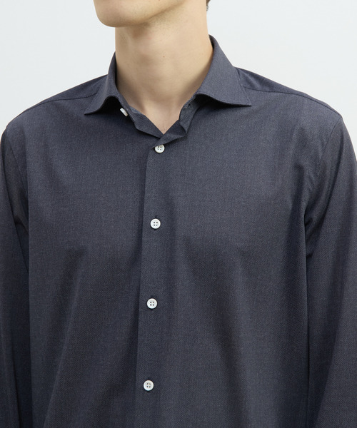 MEN'S MELROSE(メンズメルローズ)の「HITOYOSHIダブルネーム | テックジャージワイドカラーシャツ(シャツ/ブラウス・メンズ・ネイビー/ブラウン・2/3/4)」の14枚目の写真