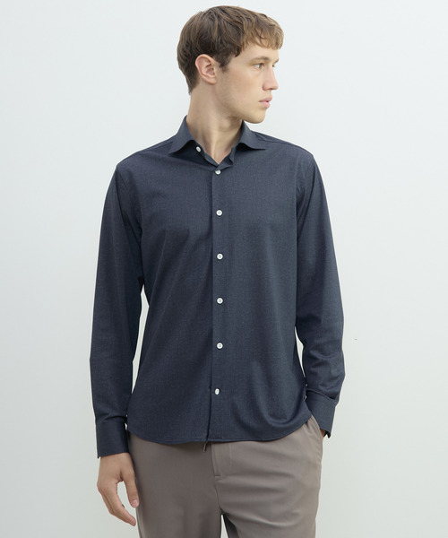 MEN'S MELROSE(メンズメルローズ)の「HITOYOSHIダブルネーム | テックジャージワイドカラーシャツ(シャツ/ブラウス・メンズ・ネイビー/ブラウン・2/3/4)」の17枚目の写真