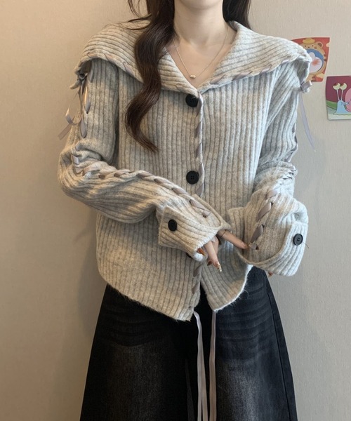 Teem Store(チームストア)の「袖レースアップビッグカラーリブニットカーディガン(カーディガン/ボレロ・レディース・アイボリー/ダークグレー・M)」の3枚目の写真