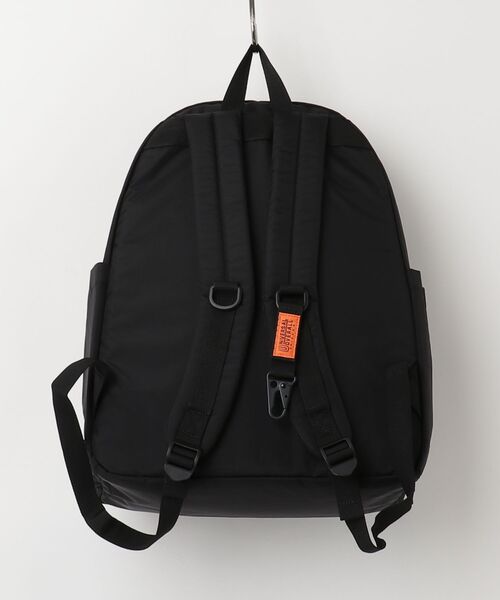 UNIVERSAL OVERALL(ユニバーサルオーバーオール)の「"07"≪UNIVERSAL OVERALL≫5ポケット/30L カラビナキーホルダー付き デイリー バックパック(バックパック/リュック・メンズ・ブラック・ONE SIZE)」の2枚目の写真