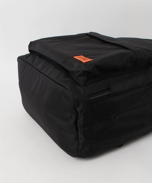 UNIVERSAL OVERALL(ユニバーサルオーバーオール)の「"07"≪UNIVERSAL OVERALL≫5ポケット/30L カラビナキーホルダー付き デイリー バックパック(バックパック/リュック・メンズ・ブラック・ONE SIZE)」の3枚目の写真