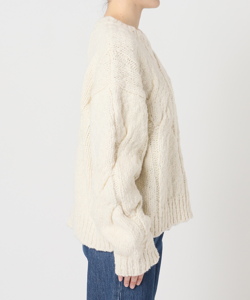 U by SPICK&SPAN(ユーバイスピックアンドスパン)の「ケーブルニット(ニット/セーター・レディース・ベージュ/White/レッド・FREE)」の5枚目の写真