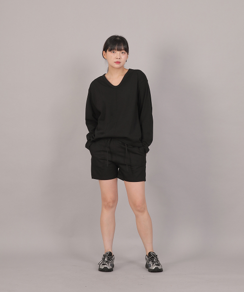 SAINTCREW(セントクルー)の「オーバーサイズソフトVネック長袖TシャツCVL-8A20ブラック(Tシャツ/カットソー・レディース・その他・FREE)」の3枚目の写真