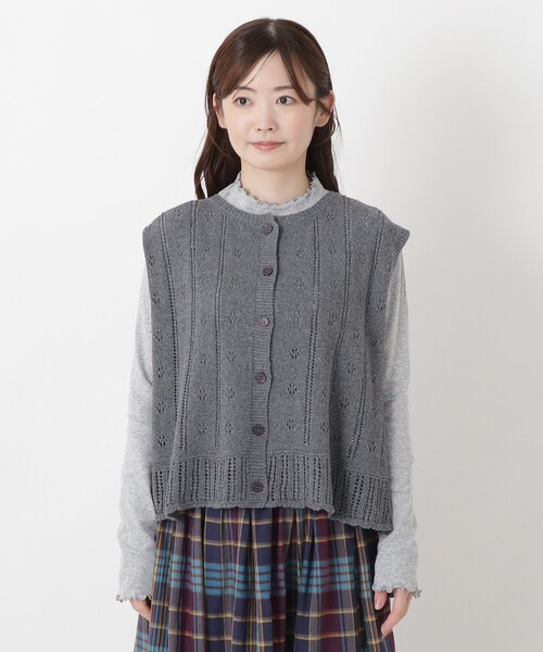 one'sterrace（ワンズテラス）の「綿タッチ クルーネック透かし柄編みベスト（ベスト・レディース・ベージュ系8/イエロー系8/グレー系その他7・02）」の4枚目の写真