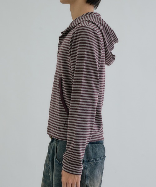 EPNK(イーピーエヌケー)の「Brushed Border Henley Hoodie / ブラッシュドボーダーヘンリーフーディ(パーカー・メンズ・ネイビー/ブラック/ボルドー/グレー・SMALL/LARGE/MEDIUM)」の6枚目の写真
