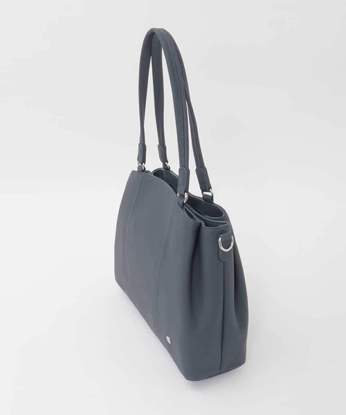 MK MICHEL KLEIN（エムケーミッシェルクラン）の「[2WAY/A4収納可]サークルメタルデザイン牛革トートバッグ（トートバッグ・レディース・ネイビー/ブラック・00）」の4枚目の写真