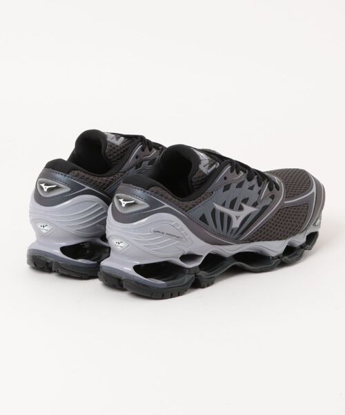 ADAM ET ROPE'(アダムエロペ)の「NIKE エアマックスインビガーミッド(スニーカー・メンズ・ブラック・27.5cm/28.0cm/28.5cm/26.0cm/26.5cm/27.0cm)」の2枚目の写真